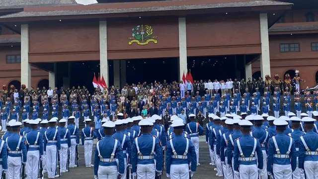 Presiden Joko Widodo atau Jokowi saat meresmikan gedung Graha Utama Akademi Militer (Akmil) Magelang, Jawa Tengah, Senin (29/1/2024).