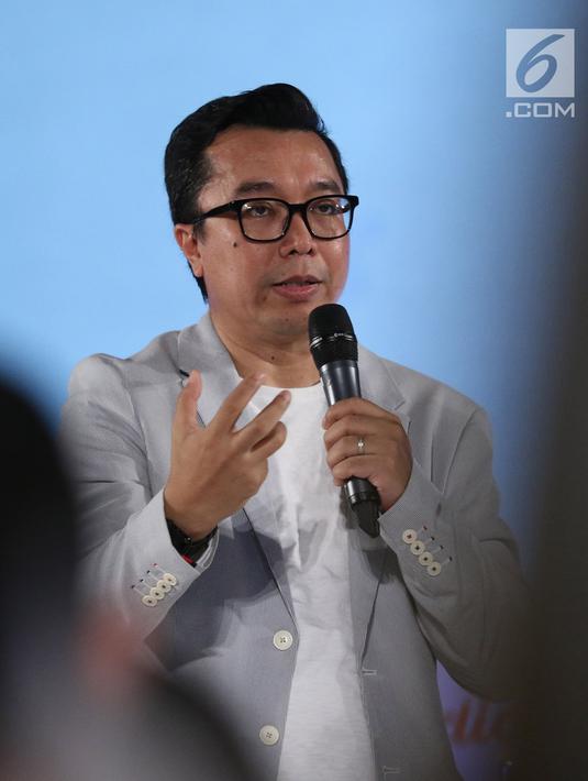 Direktur Indonesia Entertainment Production (IEP) Indra Yudhistira berbicara dalam Emtek Goes To Campus 2018 di Universitas Gadjah Mada, Yogyakarta, Rabu (17/10). Indra berbagi cerita tentang produksi di SCTV dan Indosiar. (Liputan6.com/Herman Zakharia)