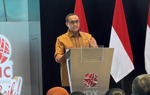 Kepala Eksekutif Pengawas Pasar Modal, Keuangan Derivatif, dan Bursa Karbon OJK, Hasan Fawzi di Gedung BEI, Kamis, (2/4/2026). (Foto: Liputan6.com/Tira Santia)