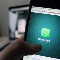 Bikin paspor lewat WhatsApp. (Foto: pexels/ anton)