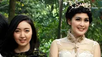  Cantik-cantik, Sandra Dewi Mau Nyeker di Hutan