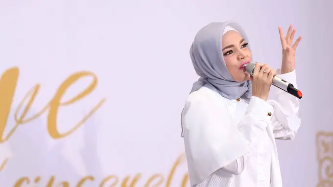 [Bintang] Dewi Sandra