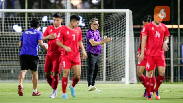 Foto: Wajah Tegang Pelatih Vietnam Jelang Laga Melawan Timnas Indonesia di Kualifikasi Piala Dunia 2026 zona Asia