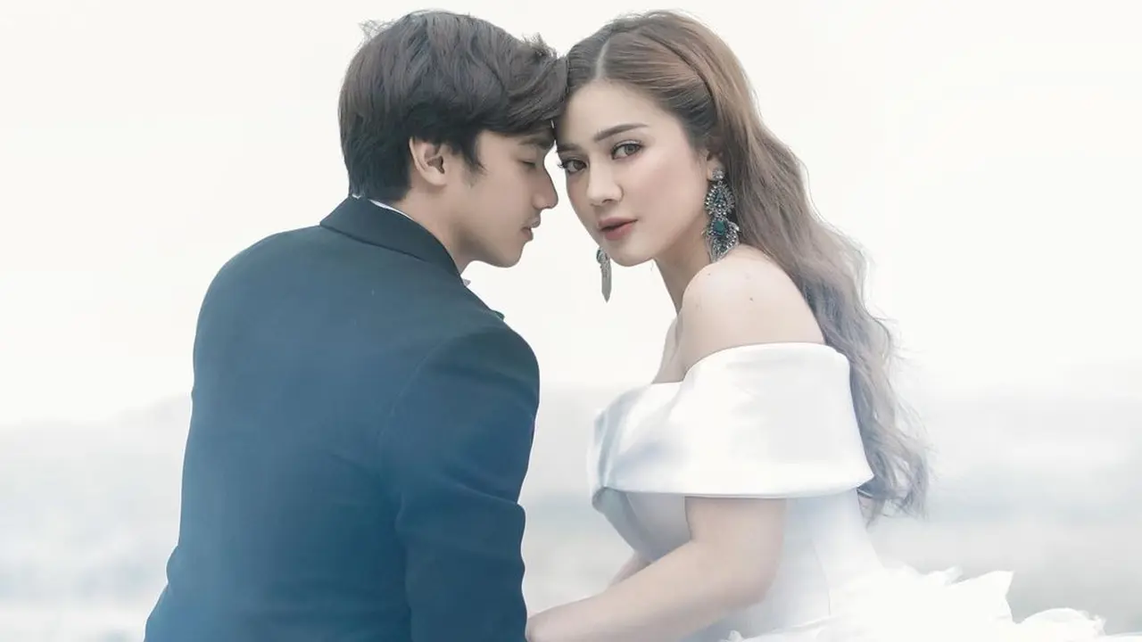 Hito Caesar dan Felicya Angelista
