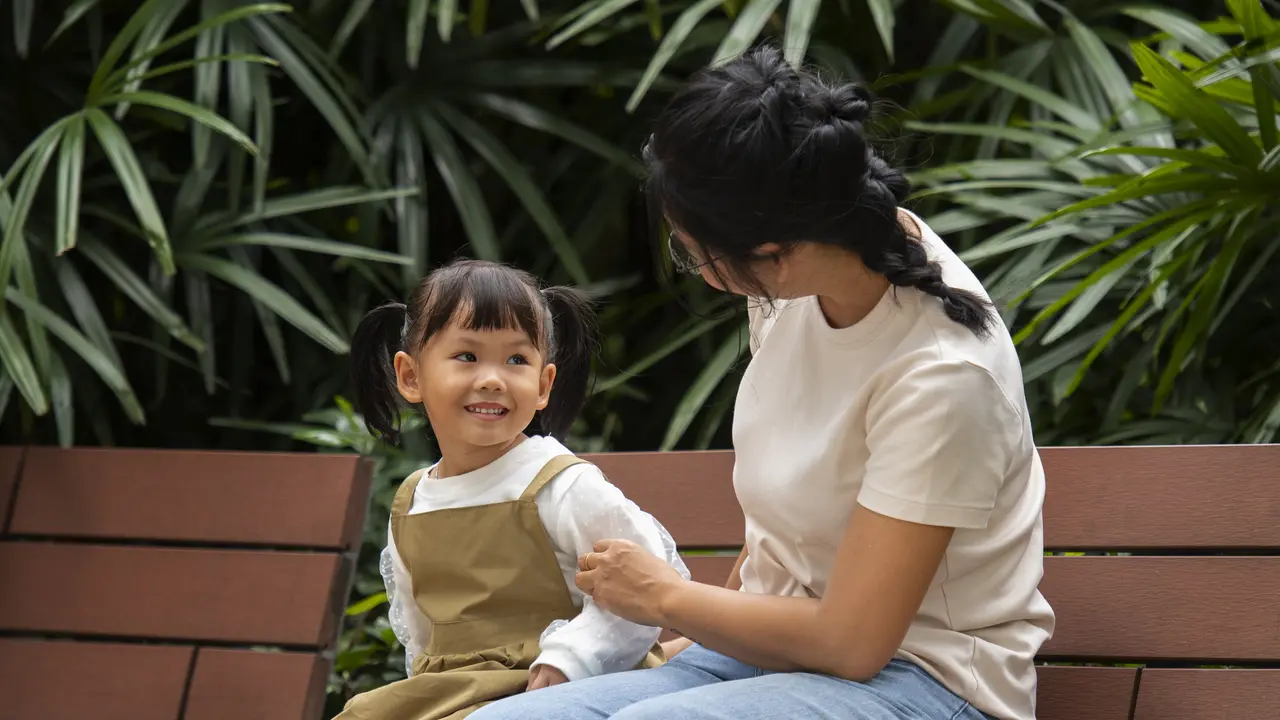 Membangun Kedekatan Emosional dengan Anak Dapat Dilakukan Sebelum Tidur