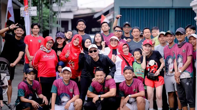Ayu Ting Ting jalan santai