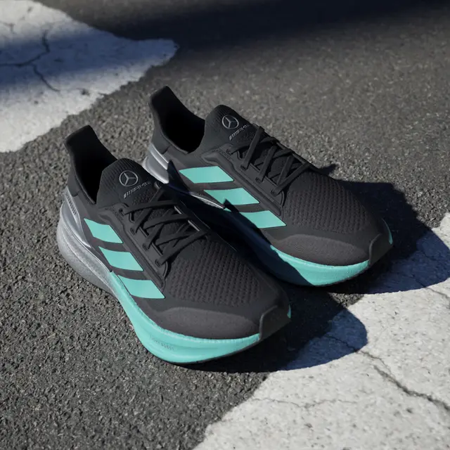 Dukung Atlet, Adidas x Mercedes-AMG Petronas F1 Pamerkan Apparel yang Maskulin di Jakarta