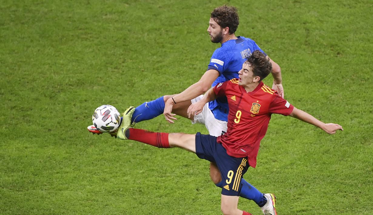 Gavi mematahkan rekor yang dipegang Angel Zubeita yang pernah bermain di Timnas Spanyol pada tahun 1936 di usia 17 tahun 284 hari. (AP/Marco Bertorello/Pool)