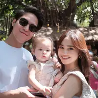 Syifa Hadju tampil cantik natural dengan no makeup makeup look (@elelrumi)