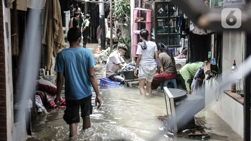 FOTO: Banjir di Kemang Timur Lambat Surut