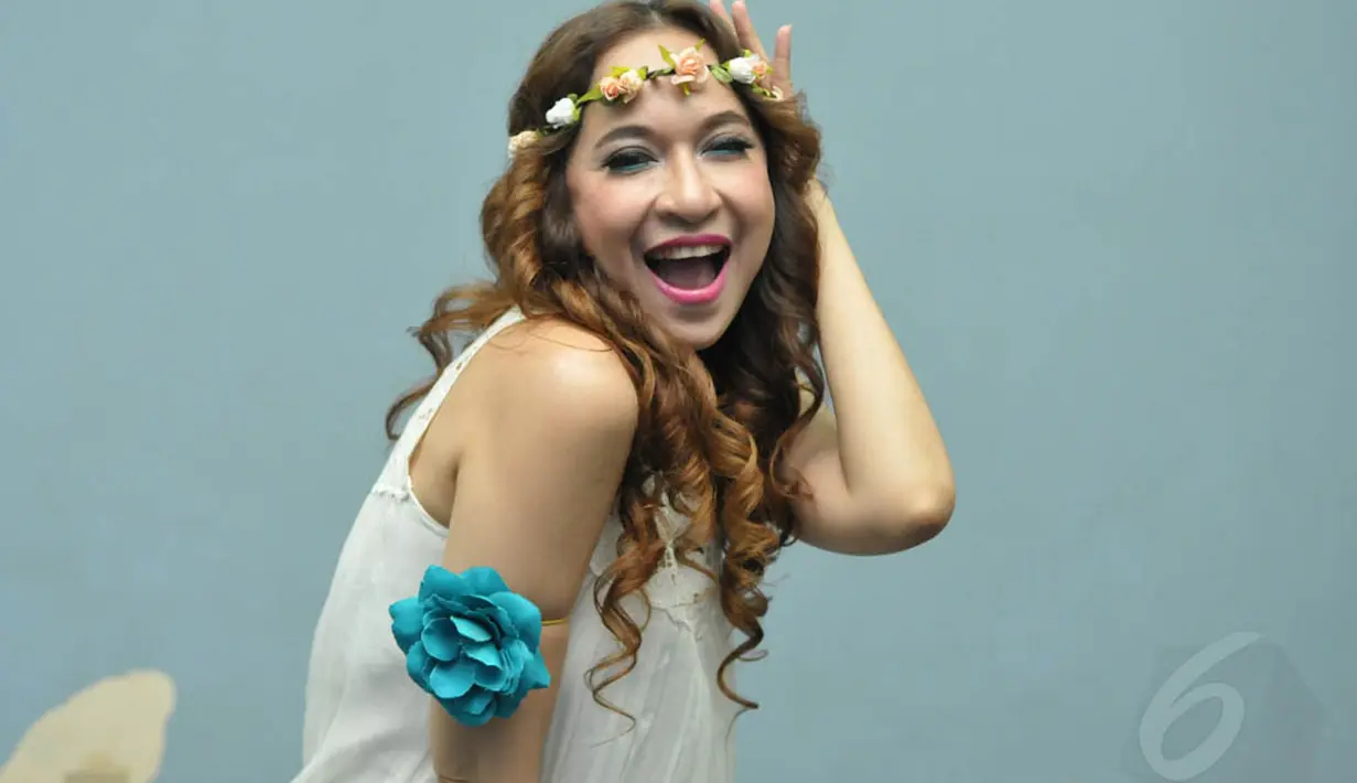 Sylvana Herman mencoba beralih ke jalur musik dangdut dengan debut single 'Bang Toyib Mabuk Janda' (Liputan6.com/Panji Diksana)