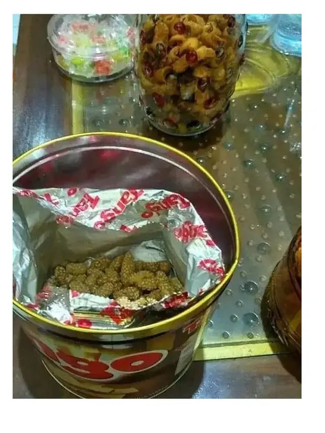 8 Potret Isi Kaleng Kue saat Lebaran Ini Tak Sesuai Ekspekatasi