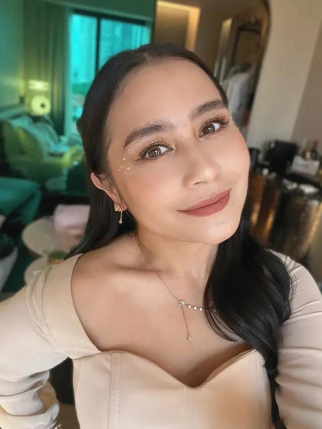 7 Potret Prilly Latuconsina saat Nonton Konser Taylor Swift, Sampai Nangis