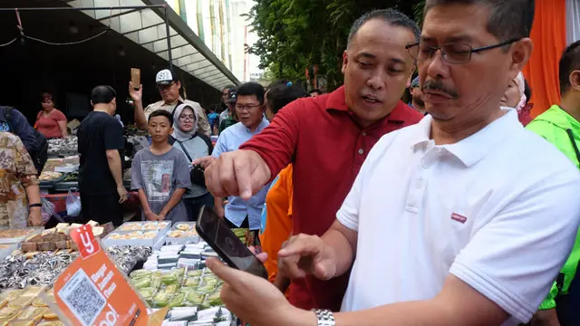 Jajan Kue Subuh Blok M Bisa Pakai BNI yap!