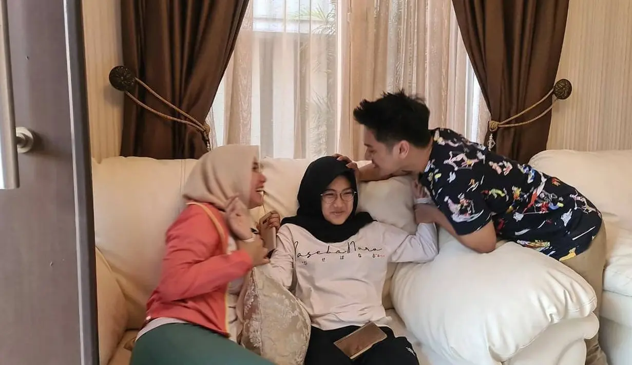 (Instagram/inesinthya)