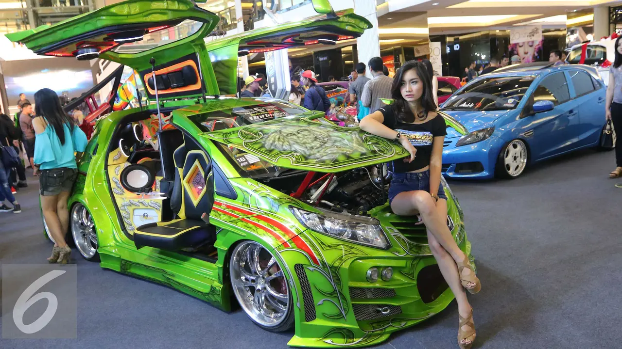 20160929- Model Seksi Hiasi Mobil Modifikasi-Jakarta- Angga Yuniar