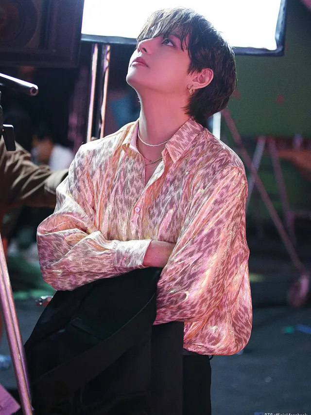 V BTS