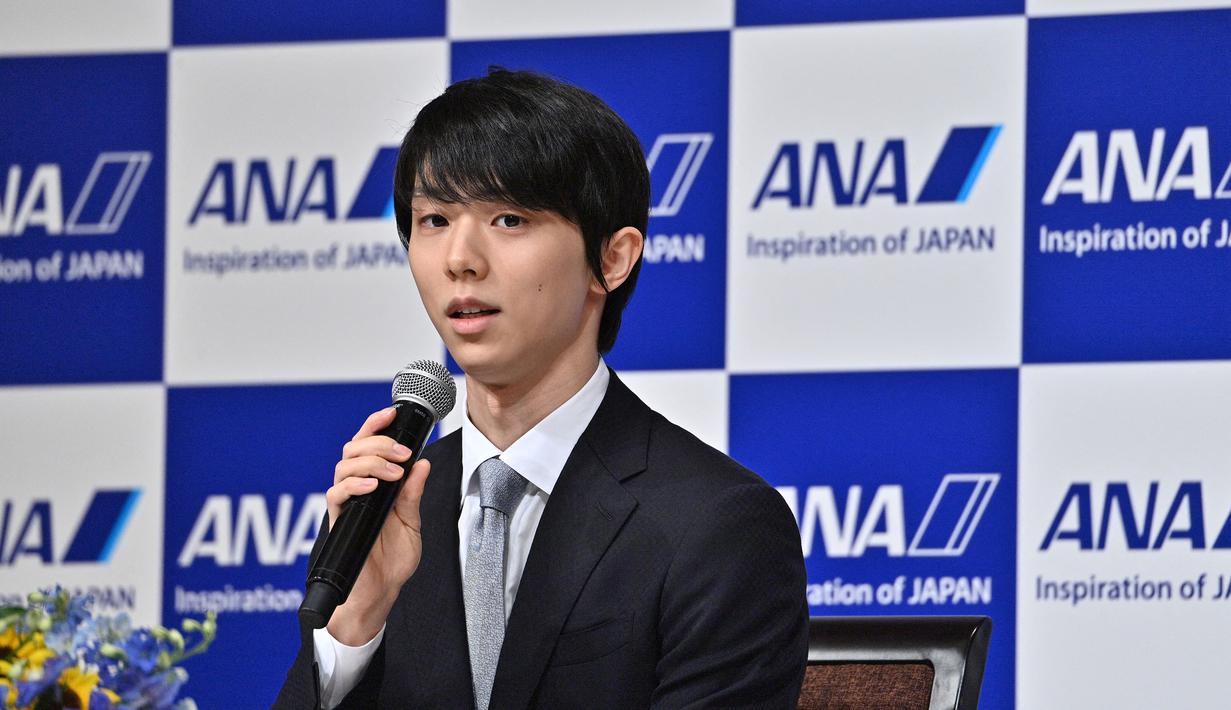 Yuzuru Hanyu mengumumkan keputusan untuk pensiun pada Selasa (19/07/2022) lalu. Melalui konferensi pers, ia mengaku mengalami masalah pada ligamen pergelangan kaki yang membuatnya tidak mampu tampil maksimal pada beberapa ajang terakhir. (AFP/Philip Fong)
