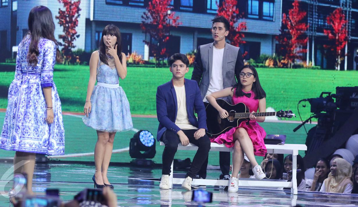 Salah satu adegan di acara The Biggest Concert Magicaliando di Studio 6 Emtek City, Jakarta, Rabu (26/10). Ultah ke-20, Aliando dibuatkan konser khusus oleh SCTV. (Liputan6.com/Herman Zakharia