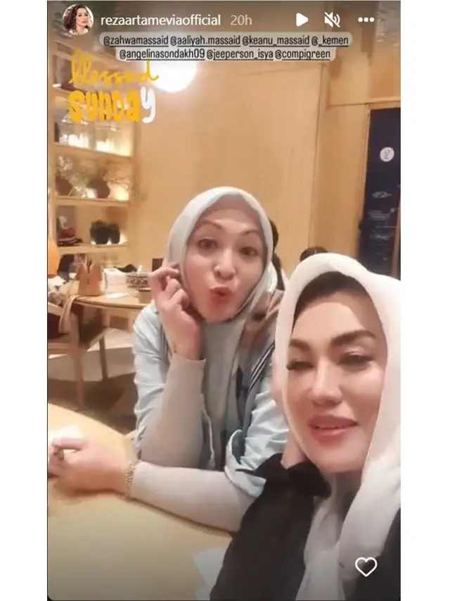 Ziarah Bareng, Ini 6 Potret Pertemuan Angelina Sondakh dan Reza Artamevia