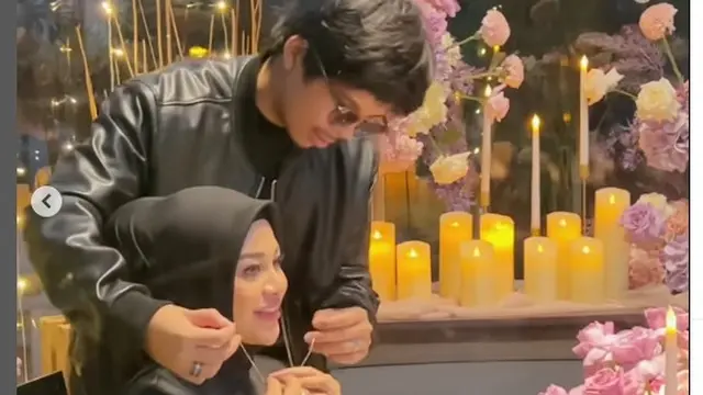 Atta Halilintar - Aurel Hermansyah rayakan wedding anniversary yang kedua (Foto: Instagram attahalilintar)