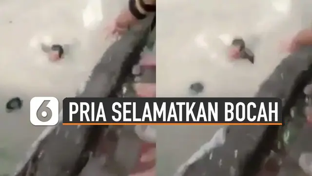 VIDEO: Viral Aksi Heroik Pria Selamatkan Bocah Hanyut di Sungai
