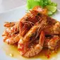 Jadikan udang asam pedas sebagai hidangan favorit keluarga. Ini resepnya! (Via: resepmasakanindonesia.me)