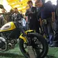 Sebanyak 43 persen suara dari total lebih dari 10 ribu pengunjung yang disurvei memilih Ducati Scrambler sebagai Motor Tercantik EICMA 2014.