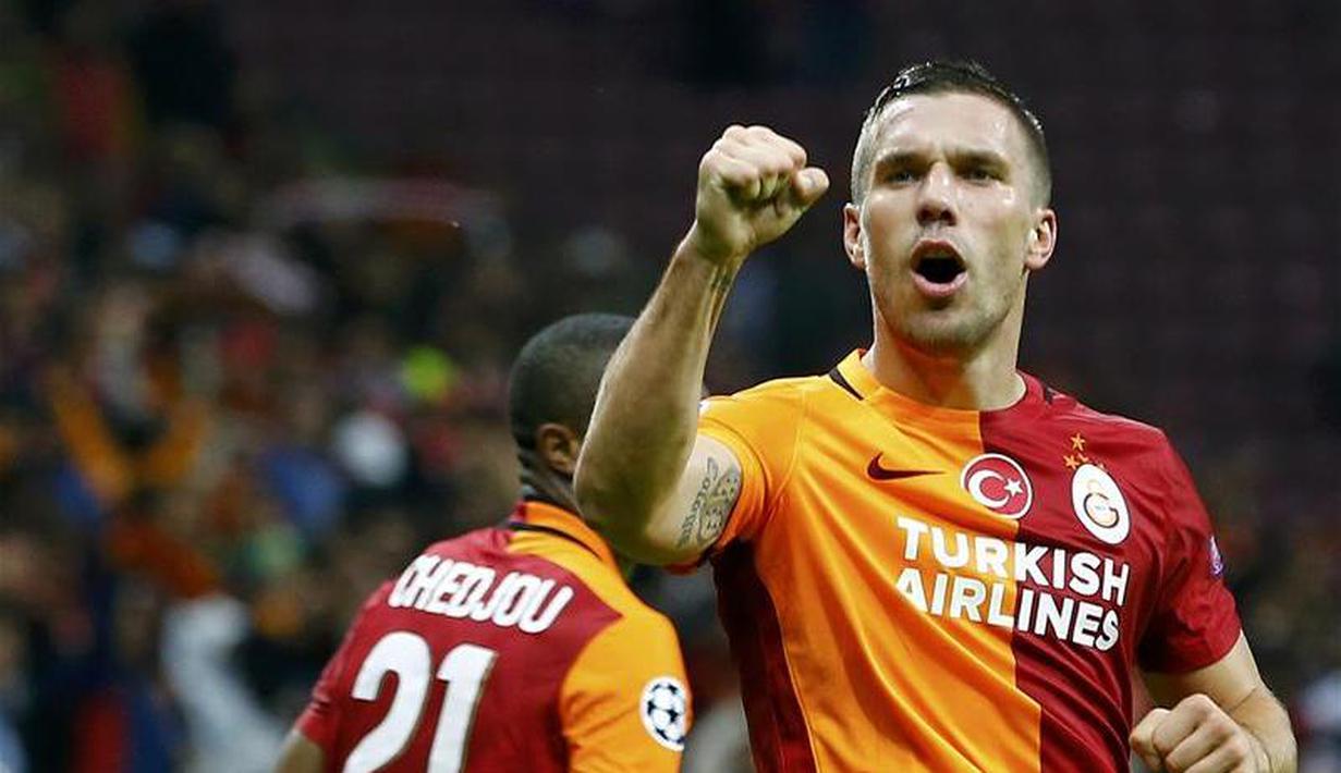 Lukas Podolski hijrah ke Galatasaray dari Arsenal tahun 2015. Podolski berhasil menciptakan 17 gol dan 10 assist dalam 43 pertandingan. (www.squawka.com)