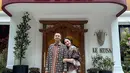 Setelah sukses membuka cabang di Paris, restoran Le Nusa kini resmi hadir di Jakarta. Acara pembukaan restoran ini berlangsung meriah dengan dihadiri sejumlah figur publik ternama, termasuk sang pemilik, Nagita Slavina. [@raffinagita1717].