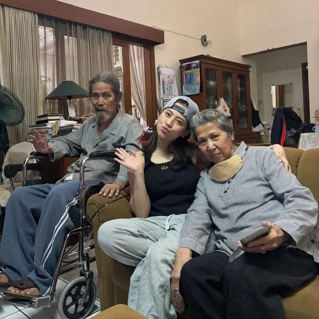 Adhisty Zara dan Acil Bimbo