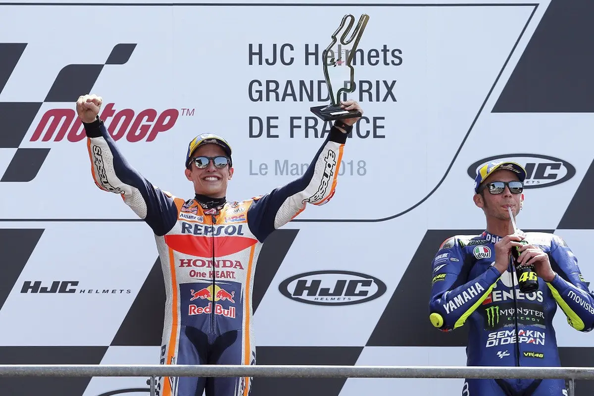 Yamaha, Valentino Rossi (kanan) dan rider Repsol Honda, Marc Marquez