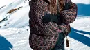 Aaliyah Massaid saat ini juga diketahui sedang berada di Swiss. Ia baru saja mengunggah beberapa potret dirinya berada di salju. [Foto: Instagram/aaliyah.massaid]
