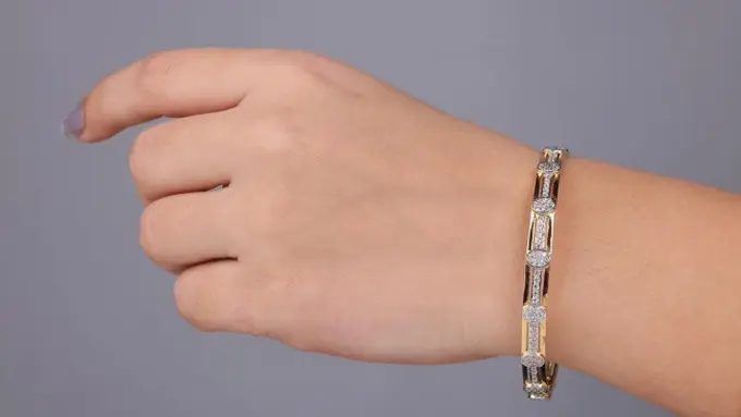 Ilustrasi Gelang Emas (Credit: Prahant Photo Films/Unsplash)