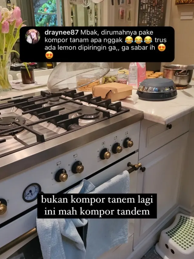 Sudut rumah Dian Sastrowardoyo