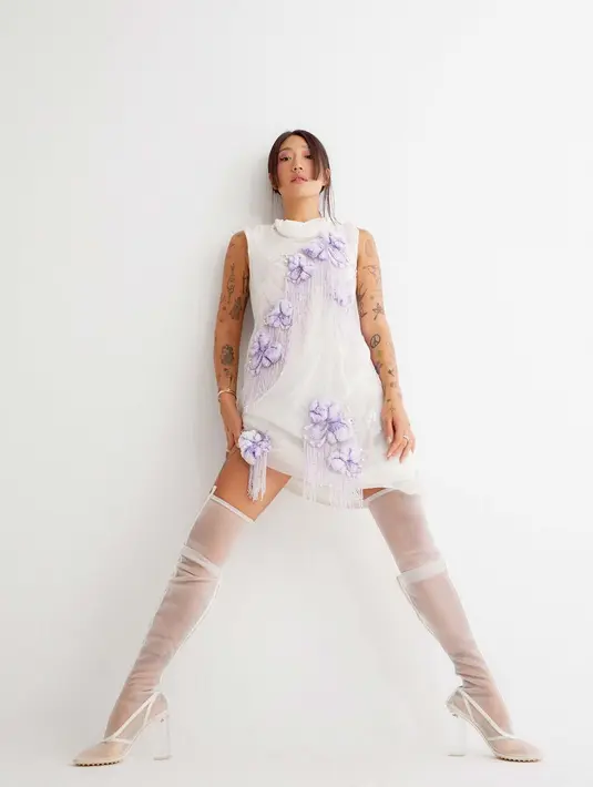 Sementara beberapa lainnya menyebut Peggy lebih mirip Chef Renatta Moeloek. [Instagram @peggygou_]