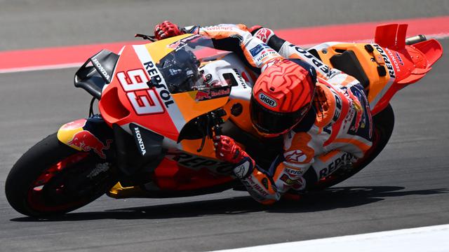 Foto: Aksi Para Pembalap saat Jajal Sirkuit Mandalika di Sesi Latihan Bebas MotoGP Indonesia 2023, Aleix Espargaro Tercepat