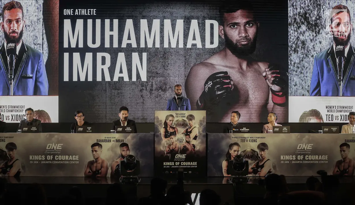 Atlet Martial Art Pakistan Muhammad Imran memberi keterangan saat konferensi pers ONE: Kings of Courage di Jakarta, Kamis (18/1). (Liputan6.com/Faizal Fanani)