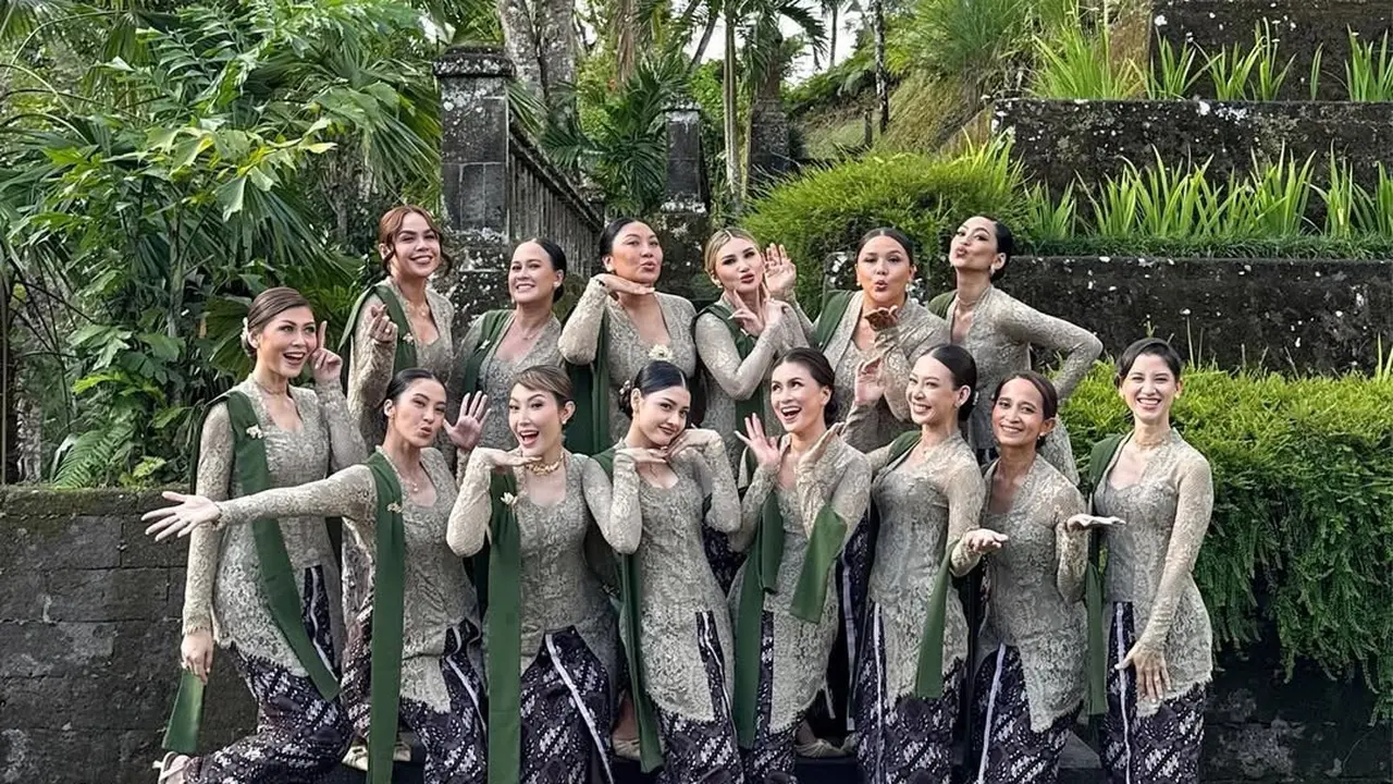Isi Souvenir Bridesmaid Luna Maya