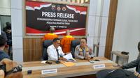 Dua Petani yang melakukan penambangan batu bara ilegal di wilayah Kukar diamankan Ditreskrimsus Polda Kaltim. (Istimewa)