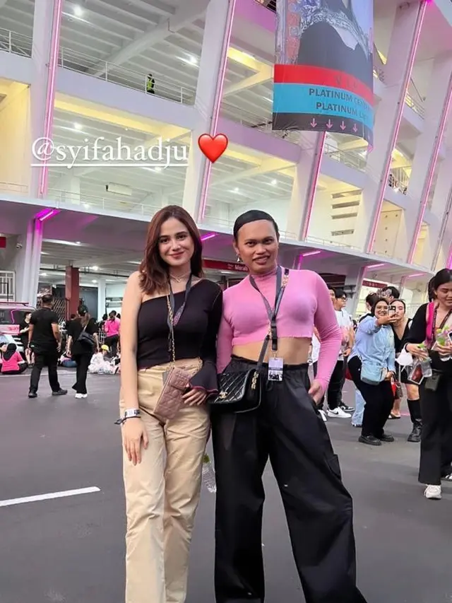 10 Adu Gaya Seleb Nonton Konser BLACKPINK Day 2, Jessica Iskandar hingga Paula Verhoeven