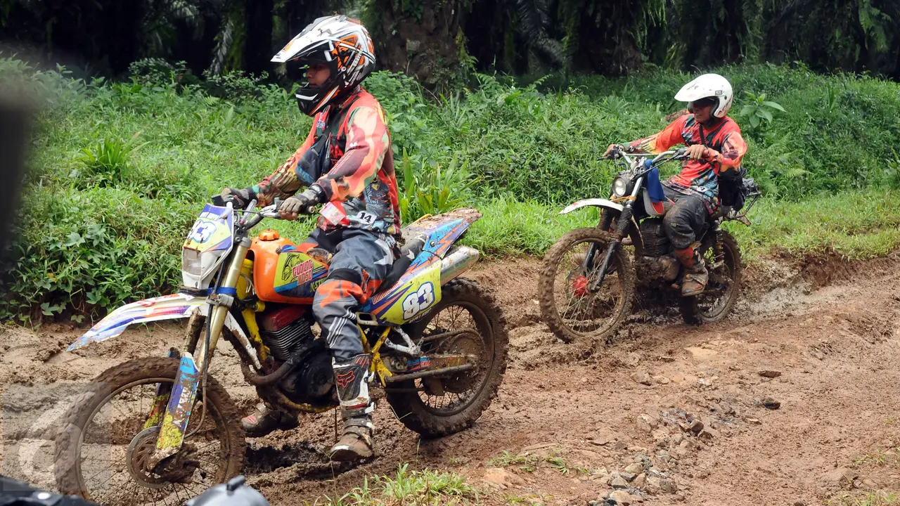 Kroser Coba Taklukan Lintasan Komando Trail Adventure 2