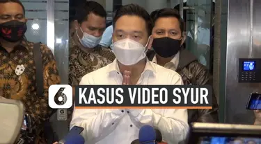 Michael Yukinobu Defretes jalani pemeriksaan di Polda Metro Jaya sekitar 11 Jam sebagai tersangka kasus video syur bersama Gisel. Usai diperiksa, Senin (4/1) malam Michael memberikan pernyataan depan awak media.