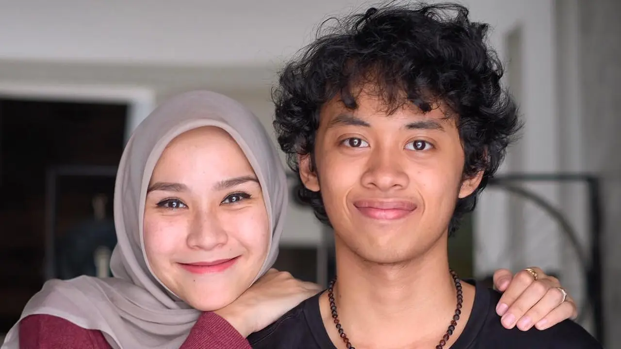 Zaskia Adya Mecca dan Barmastya Bhumi. (Foto: Instagram @zaskiadyamecca)