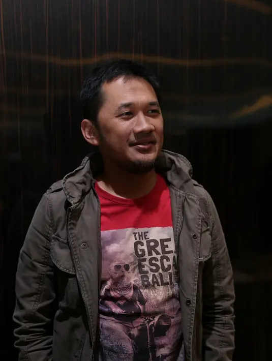'Semua itu menjadi kado dan juga anugrah buat saya. Sempat juga istri sakit tapi namanya lagi hamil itu hal yang biasa,' ungkap Hanung Bramantyo. (Andy Masele/Bintang.com)