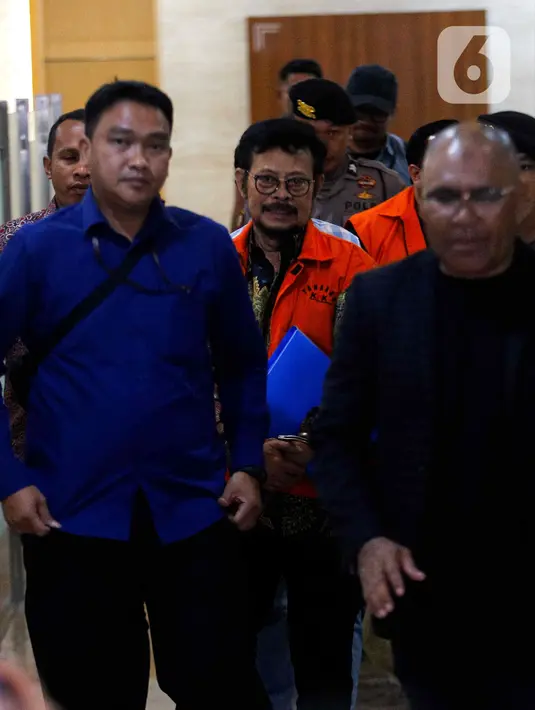 “Apa yang diminta oleh penyidik dan lain-lain sudah saya sampaikan sampai tengah malam ini. Saya kira ini untuk kesekian kalinya. Saya itu,” kata SYL. (Liputan6.com/Herman Zakharia)