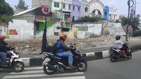 Lokasi lahan di simpang Ramanda Jalan Raya Margonda, Kota Depok, ditertibkan untuk pelebaran jalan mengurai kepadatan kendaraan. (Liputan6.com/Dicky Agung Prihanto)