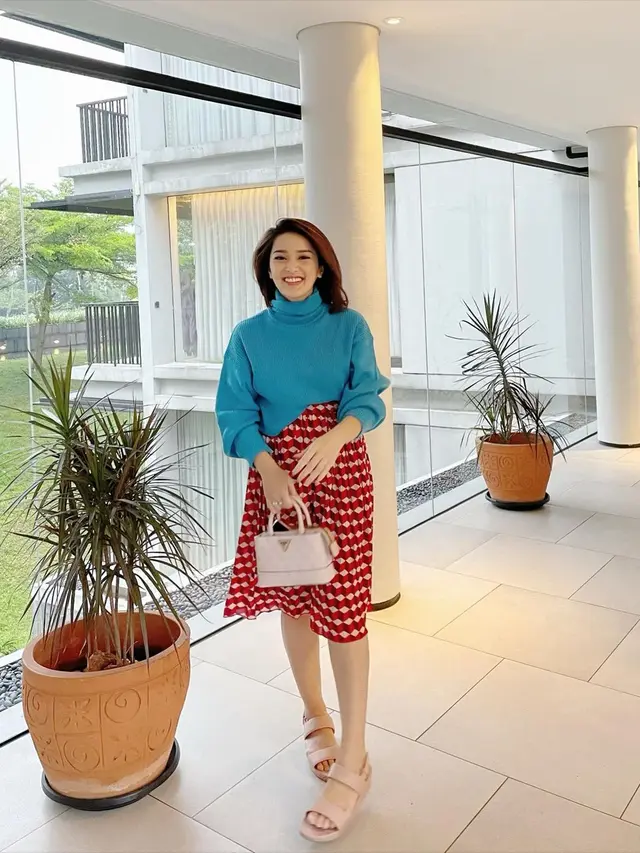 Baby bump Rosiana Dewi yang tengah hamil anak pertama (Foto: Instagram/rsn.dw)
