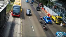 Berbagai upaya kini telah disiapkan untuk menjaga busway tetap steril dari pengemudi kendaraan pribadi. Termasuk pengajuan perubahan undang-undang lalu lintas agar busway punya hak eksklusif seperti kereta api.
