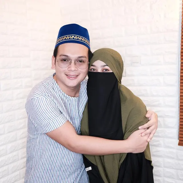 Kisah Cintanya Jadi Inspirasi, Ini 6 Potret Manis Natta Reza dan Wardah Maulina